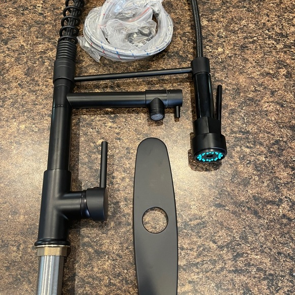 Kitchen Faucet new - Picture 3 of 4